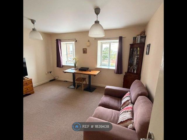 Henry Bird Way, Northampton NN4, 2 bed flat to rent, £875 pcm | PrimeLocation