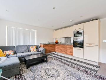 Henry Court, Stanmore HA7, 2 bed flat to rent, £2,000 pcm | PrimeLocation