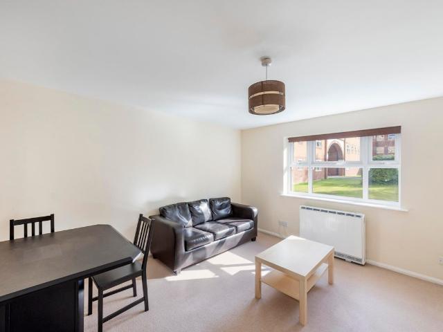 Henry Doulton Drive, Tooting Bec SW17, 2 bed flat to rent, £1,950 pcm | PrimeLocation