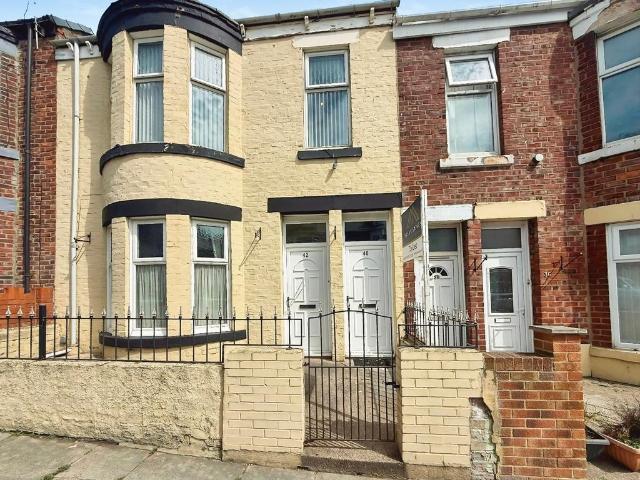 Henry Nelson Street, South Shields 3 bed flat to rent £675 pcm £156 pw