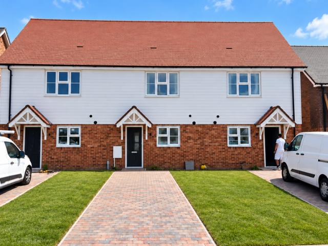 Henry Square, Polegate BN26 2 bed terraced house to rent £1,500 pcm £346 pw