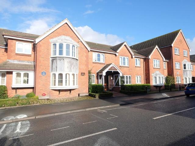 Henry Street, Lancashire, FY8 1 bed apartment to rent £795 pcm £183 pw