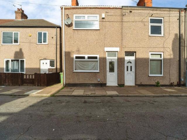 Henry Street, Lincolnshire DN31 2 bed end of terrace house to rent £525 pcm £121 pw