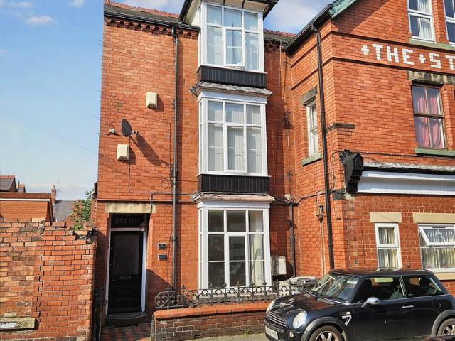 Henry Street, Ruabon LL14 1 bed ground floor flat to rent £675 pcm £156 pw