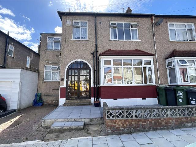 Henryson Road, London SE4, 3 bed maisonette to rent, £2,600 pcm | PrimeLocation