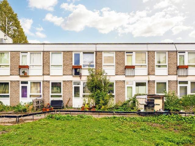 Hensford Gardens, London SE26 Studio to rent £1,150 pcm £265 pw