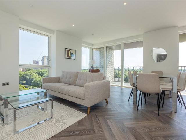 Henshaw Parade, The Hyde, London, NW9 3 bed apartment to rent £3,200 pcm £738 pw