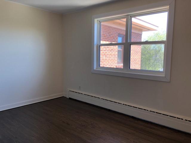 Henshire Apartments 1 Bedroom Apartment for Rent at 920 Corydon Ave, Winnipeg, MB R3M 0Y5 Earl Grey