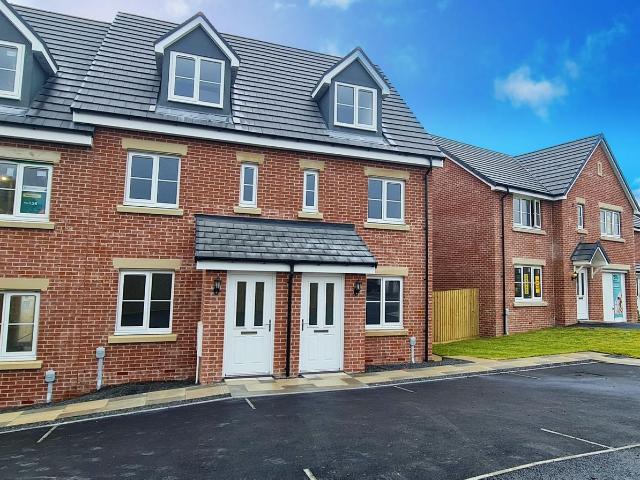 Heol Cae Pownd, Llanelli SA14, 3 bed property to rent, £1,100 pcm | PrimeLocation