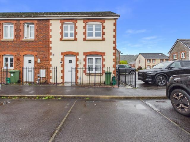 Heol Gruffydd, Pontypridd, Rhydyfelin CF37, 3 bed end terrace house to rent, £1,400 pcm | PrimeLocation