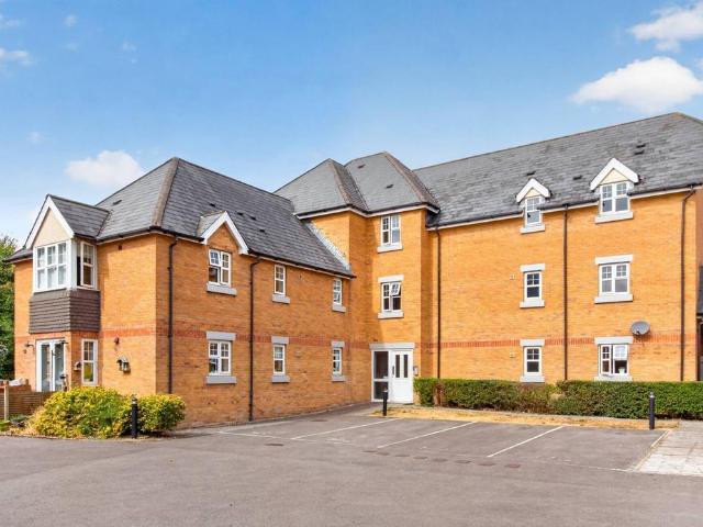Heol Tre Forys, Penarth CF64 2 bed flat to rent £1,050 pcm £242 pw