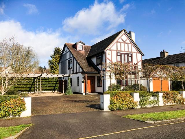 Heath Drive, Potters Bar EN6, 4 bed detached house to rent, £4,200 pcm | PrimeLocation
