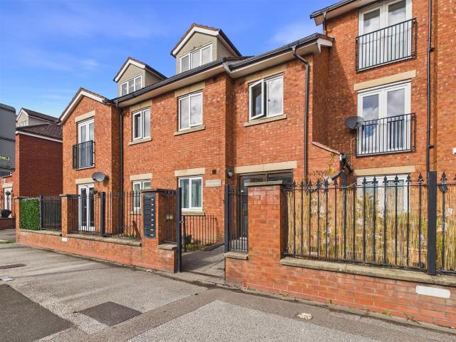 Heath End Road, Stockingford, Nuneaton CV10, 3 bed flat to rent, £900 pcm | PrimeLocation