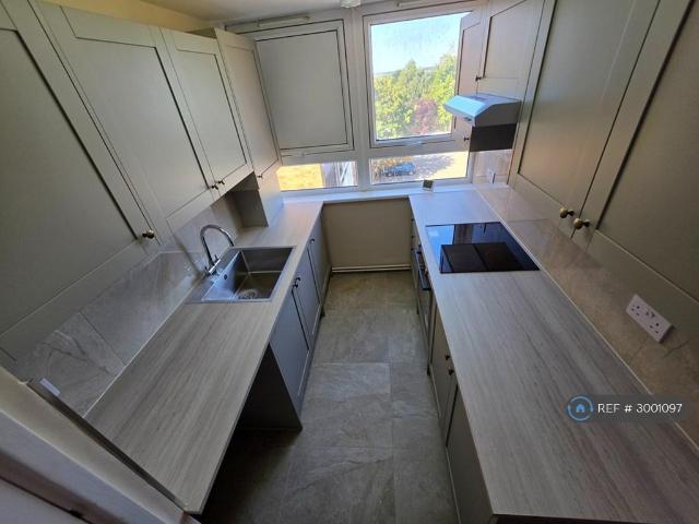 Heath House, Sidcup, DA14 2 bed flat to rent £1,700 pcm £392 pw