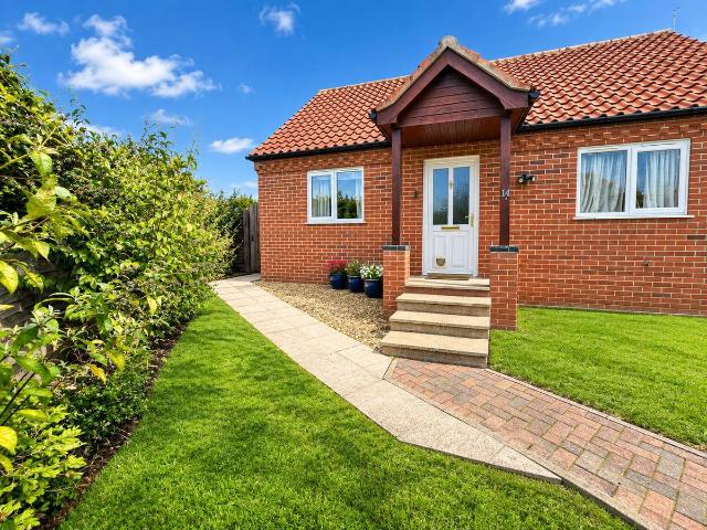 Heath Lane, Mundesley, Norwich NR11, 2 bed detached bungalow to rent, £995 pcm | PrimeLocation