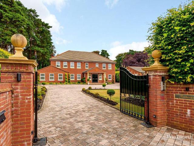 Heath Rise, Virginia Water, Wentworth. 5 bed detached house to rent £10,950 pcm £2,527 pw
