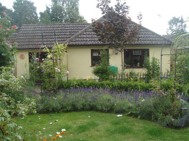 Heath Road, Norton 1 bed semi detached bungalow to rent £975 pcm £225 pw