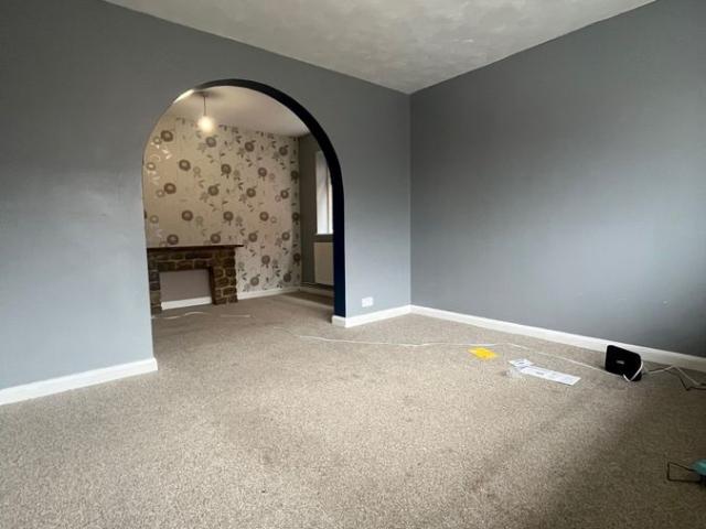 Heath Road, Coxheath ME17, 2 bed flat to rent, £1,100 pcm | PrimeLocation