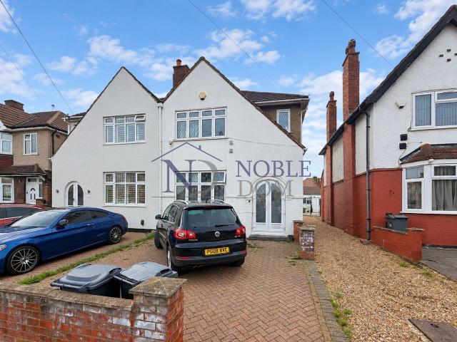 Heath Road, Hounslow TW3, 3 bed semi detached house to rent, £2,575 pcm | PrimeLocation