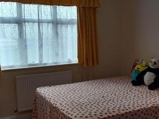 Heath Road, London UB10, 1 bed flat to rent, £720 pcm | PrimeLocation