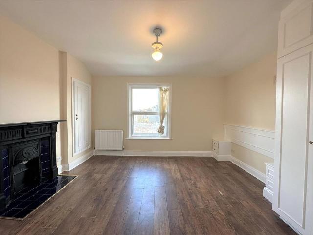 Heath Road, Twickenham TW1, Studio to rent, £1,200 pcm | PrimeLocation