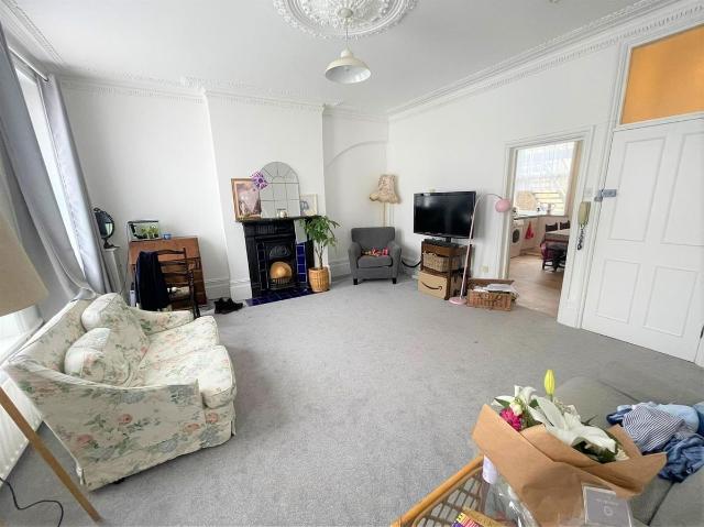 Heath Road, Twickenham TW1, 1 bed flat to rent, £1,500 pcm | PrimeLocation