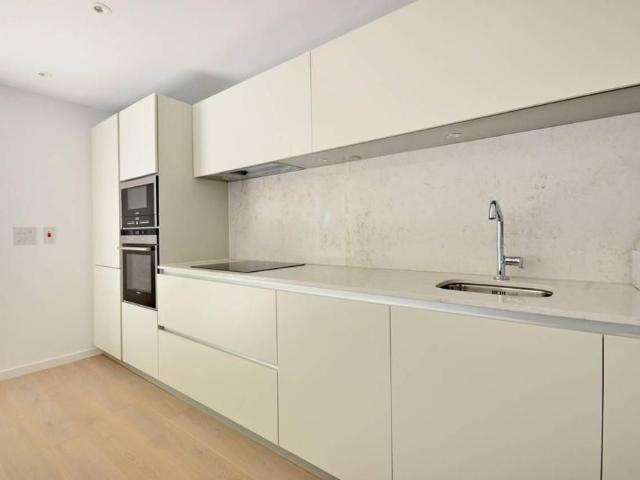 Heath Road, Twickenham TW1, 4 bed maisonette to rent, £3,250 pcm | PrimeLocation