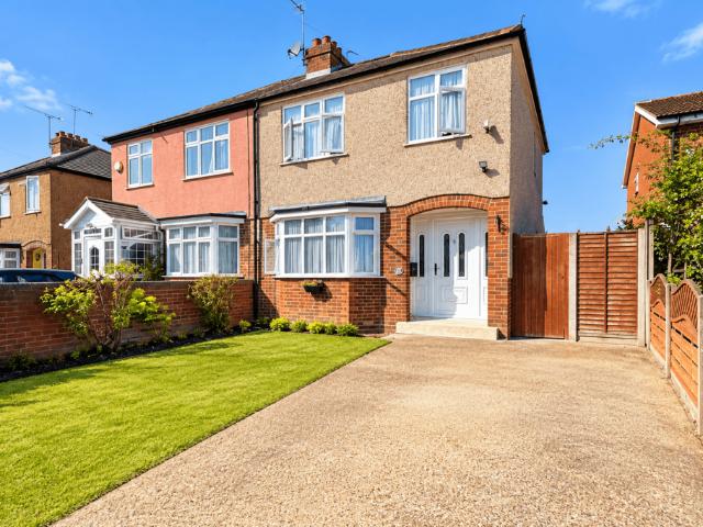 Heath Road, UXBRIDGE, UB10 0SN 3 bed semi detached house to rent £2,300 pcm £531 pw