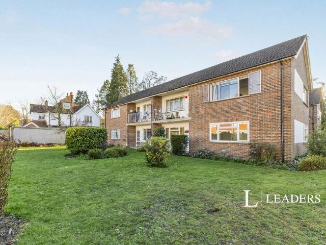 Heath Road, Weybridge KT13, 2 bed flat to rent, £1,700 pcm | PrimeLocation