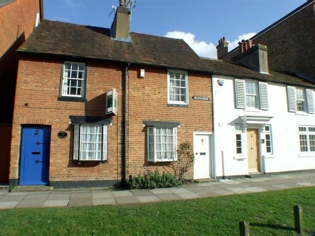 Heath Road, Weybridge KT13, 2 bed property to rent, £1,800 pcm | PrimeLocation