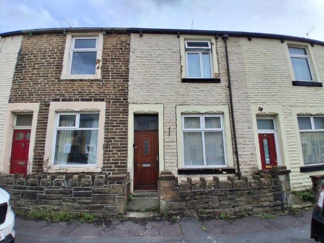 Heath Street, Burnley BB10 2 bed terraced house to rent £595 pcm £137 pw