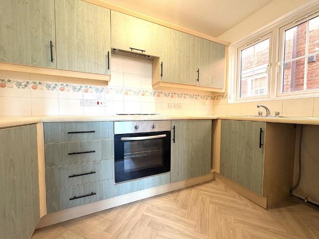 Heathcote Close, CHESTER 2 bed flat to rent £1,150 pcm £265 pw