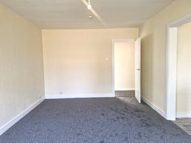 Heathcote Grove, London E4, 2 bed flat to rent, £1,750 pcm | PrimeLocation