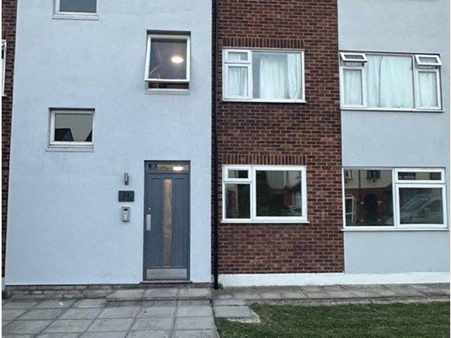 Heathcote Grove, London E4, 2 bed flat to rent, £1,800 pcm | PrimeLocation