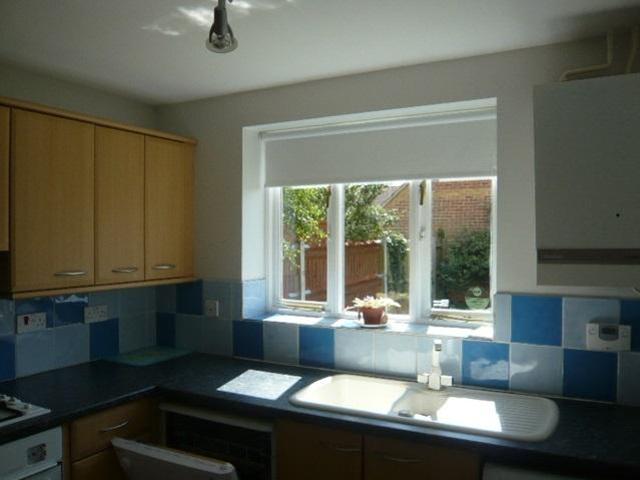 Heathcote Vale, Feltham 3 bed semi detached house to rent £2,000 pcm £462 pw