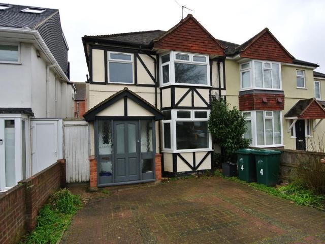 Heathcroft Avenue, Sunbury On Thames TW16, 3 bed semi detached house to rent, £2,100 pcm | PrimeLocation