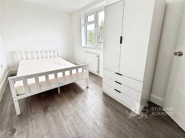 Heathcroft Avenue, Sunbury on Thames, Surrey, TW16 7SR