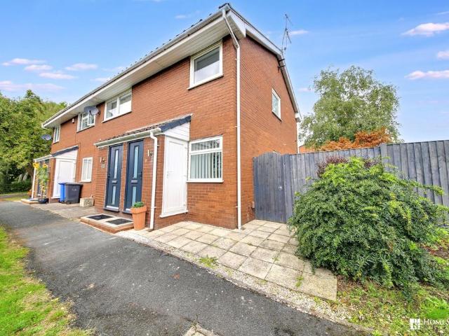 Heather Close, Beechwood, WA7 2 bed flat to rent £775 pcm £179 pw