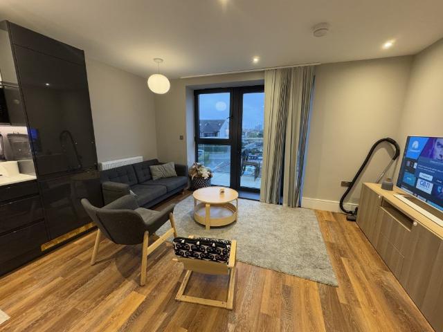Heather Gardens, London NW11, 1 bed flat to rent, £1,872 pcm | PrimeLocation