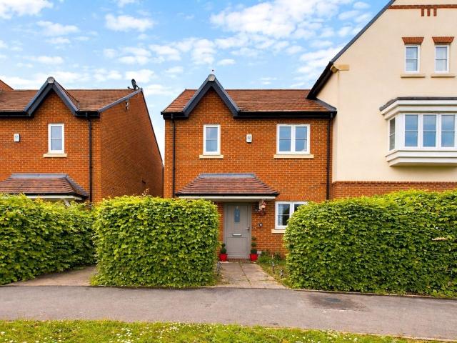 Heather Green, Warfield, Berkshire RG42, 3 bed semi detached house to rent, £2,200 pcm | PrimeLocation