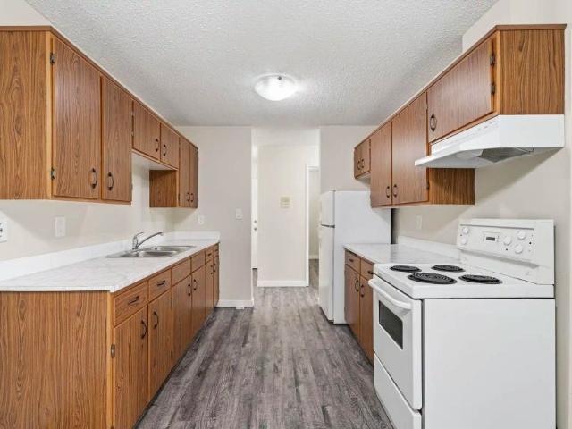 Heather Lee — 2 Bed, 1 Bath
