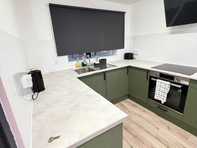Heather Walk, Crawley RH11, 3 bed terraced house to rent, £1,750 pcm | PrimeLocation