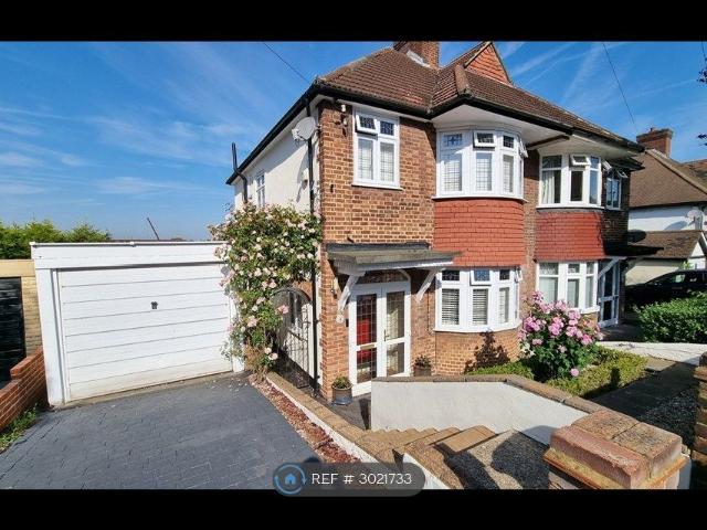 Heatherbank, London SE9, 3 bed semi detached house to rent, £2,400 pcm | PrimeLocation