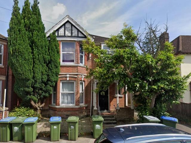 Heatherdeane Road, Highfield. 9 bed detached house to rent £4,500 pcm £1,038 pw