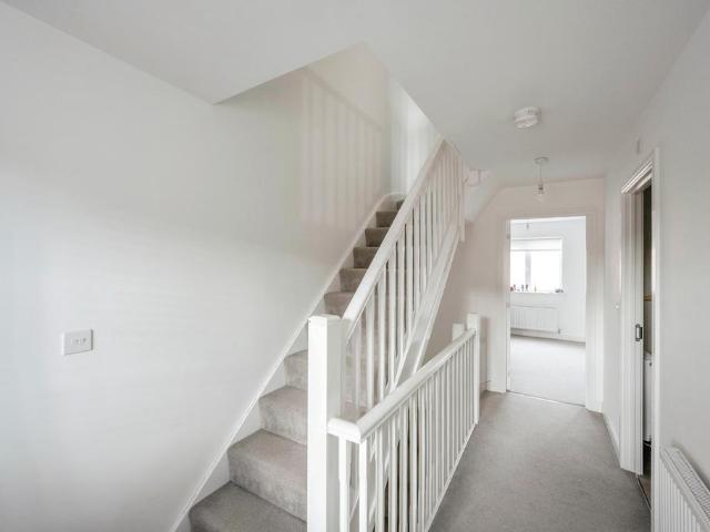 Heatherfields Crescent, DONCASTER, DN11 4 bed semi detached house to rent £1,250 pcm £288 pw