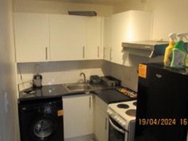 Heatherwood Drive, Hayes UB4, Studio to rent, £970 pcm | PrimeLocation