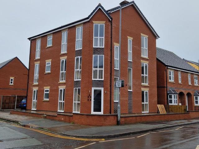 Heathfield Avenue, Crewe CW1, 2 bed flat to rent, £775 pcm | PrimeLocation