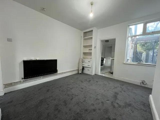 Heathfield Lane, Wednesbury, WS10, Property for rent