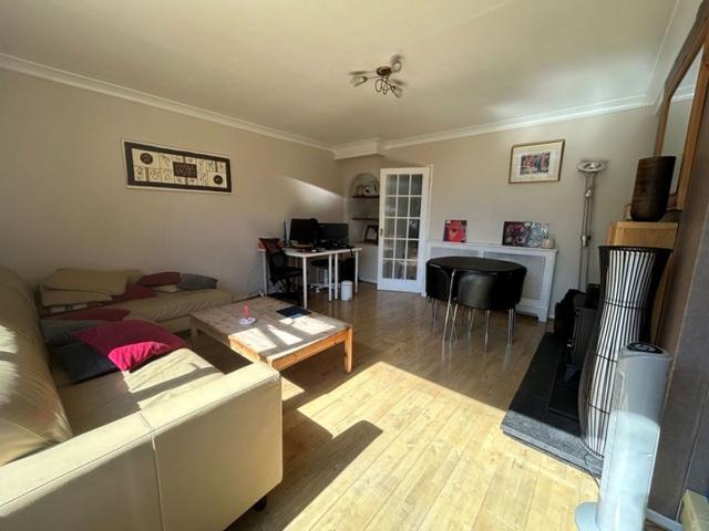 Heathfield Road, Heathfield Court Heathfield Road SW18, 3 bed flat to rent, £2,450 pcm | PrimeLocation
