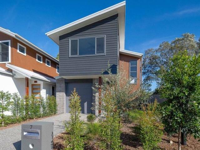 Architect Designed, North Facing Yard, Move In Ready